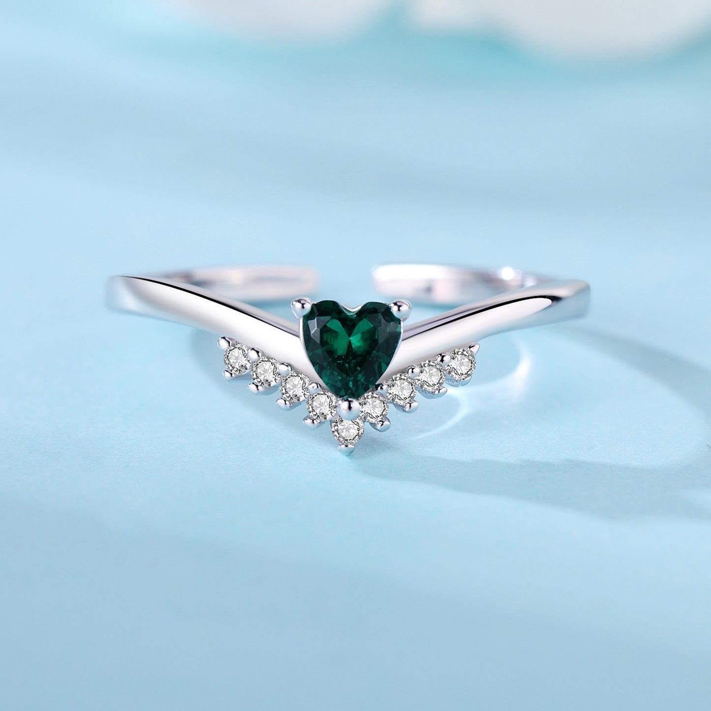 A gorgeous heart-shaped necklace with an adjustable ring.